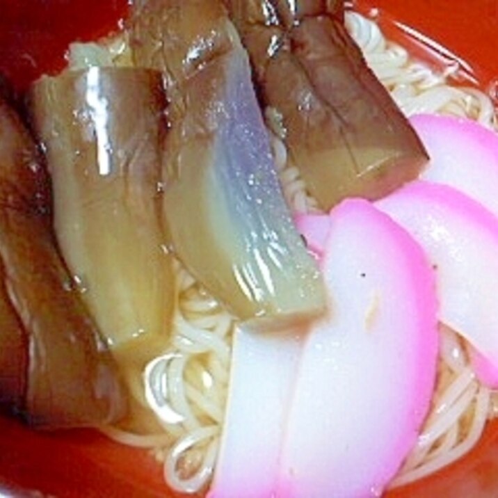 ゆで茄子とかまぼこのそうめん